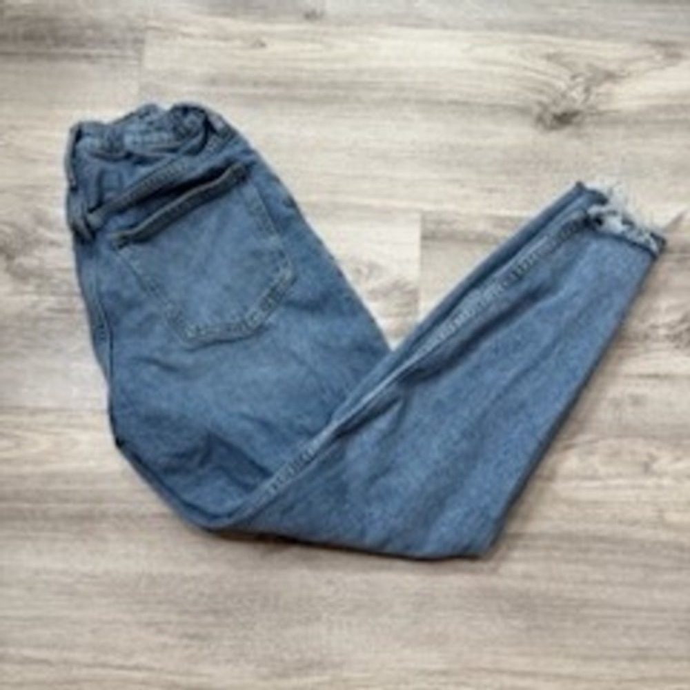 GAP Denim‎ Kids Mom Jeans Size 16 Distressed Ripped Frayed Hem